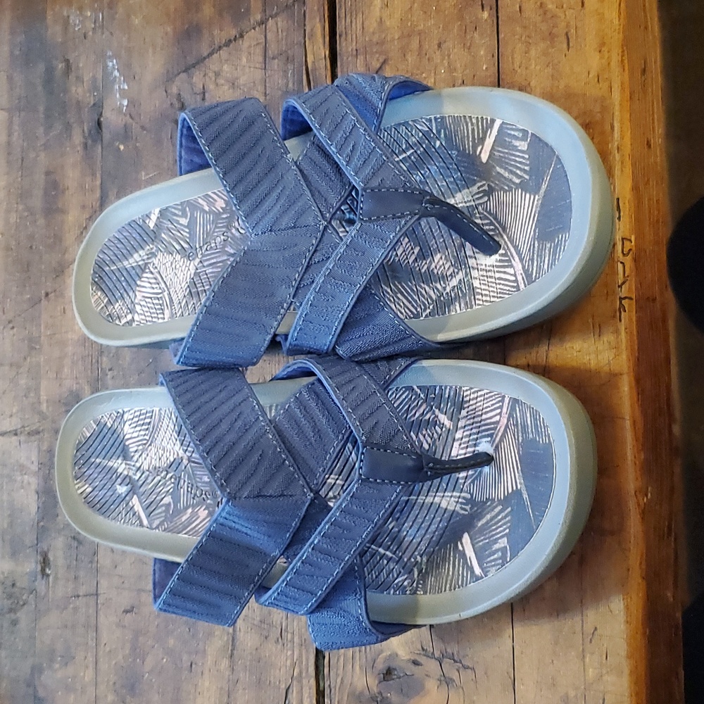 Baretraps size 10